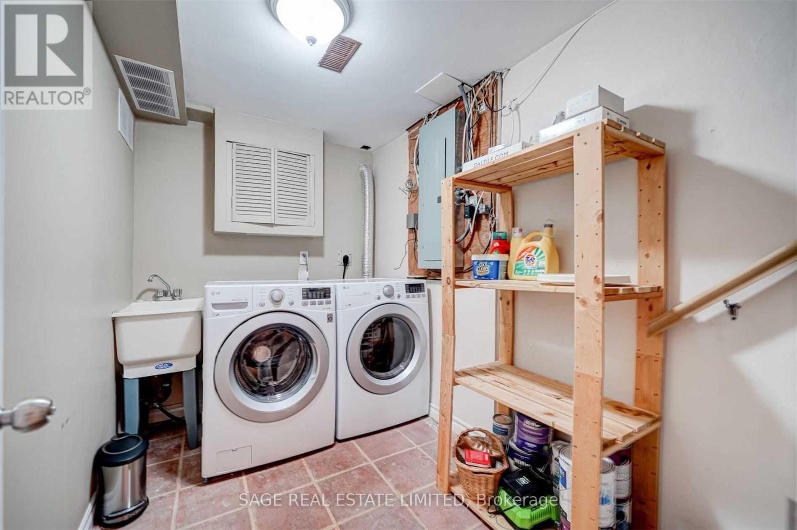 1575 DUFFERIN STREET - 25
