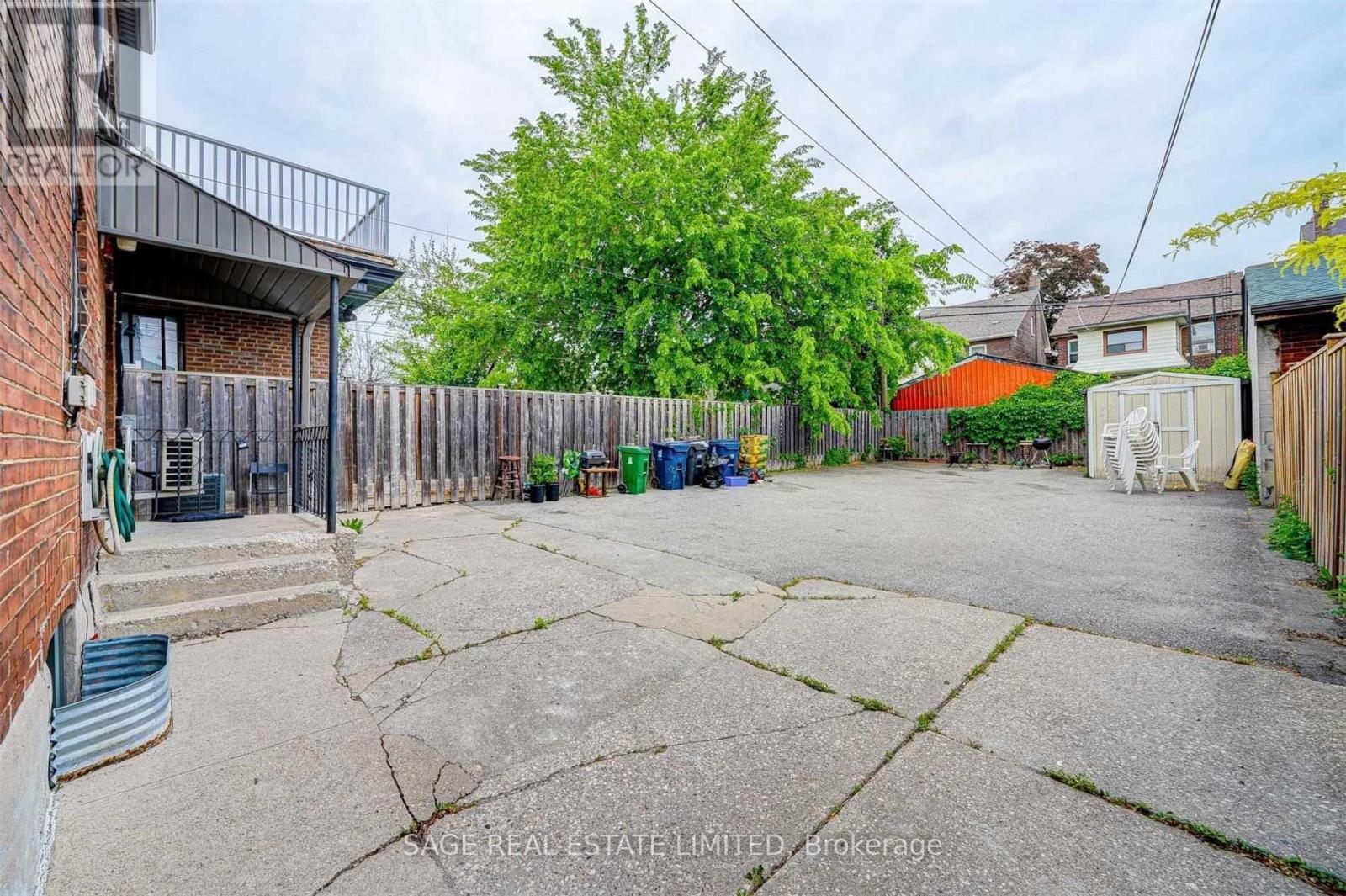 1575 DUFFERIN STREET - 27