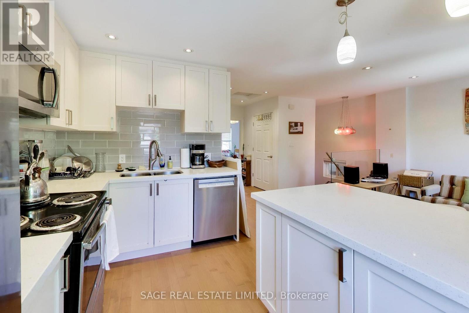 1575 DUFFERIN STREET - 5