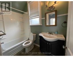 Upper Unit - 416 Oxford Street E, London East, ON N5Y3H4 Photo 11