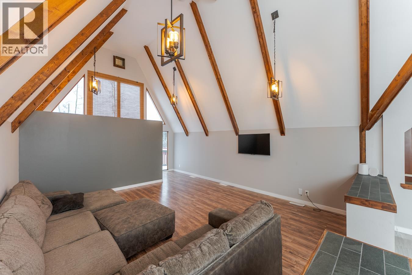 Photo 11 of 40 — 6315 CUMMINGS ROAD · Prince George, BC