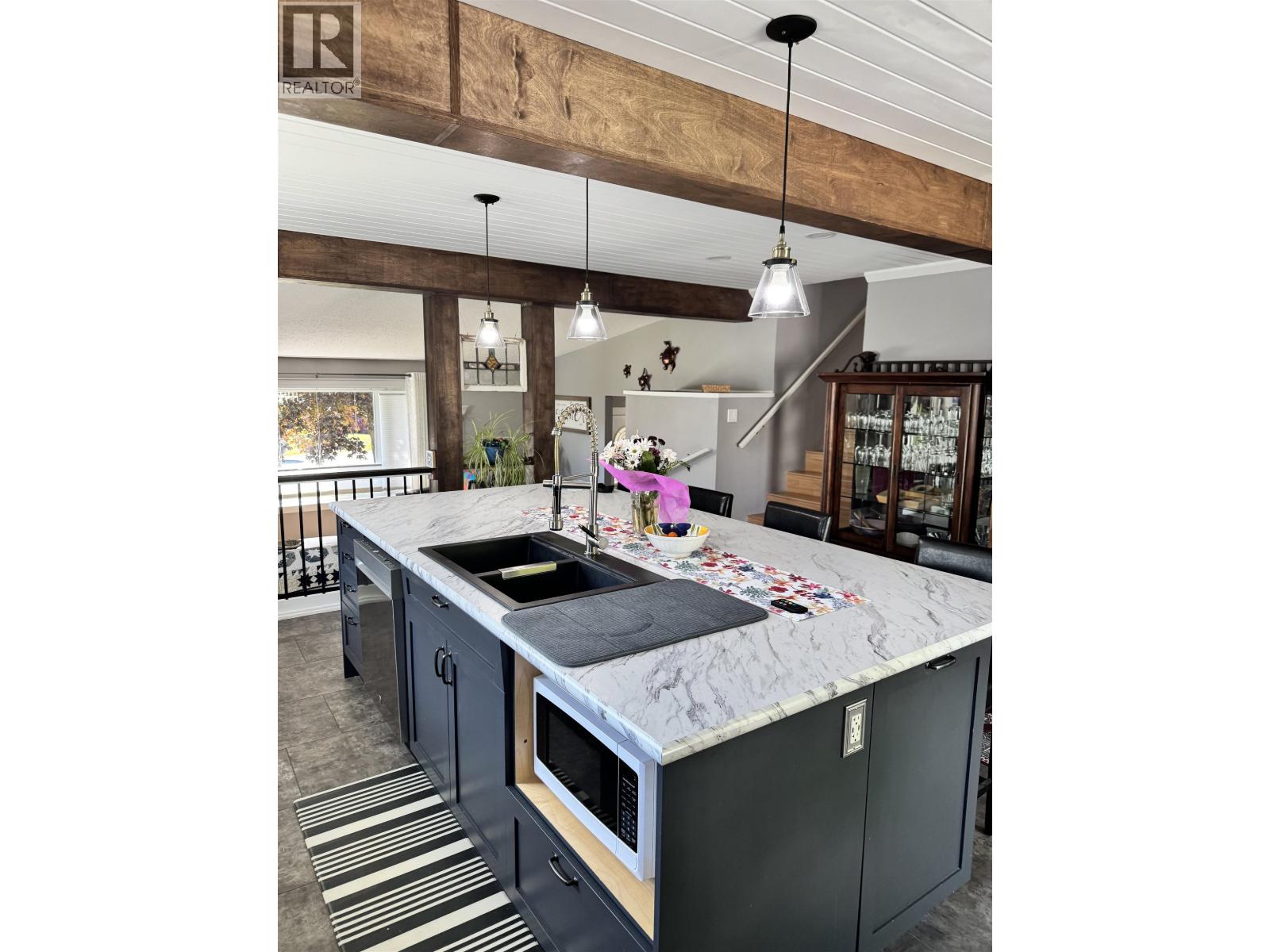 2306 PEAR STREET - 7