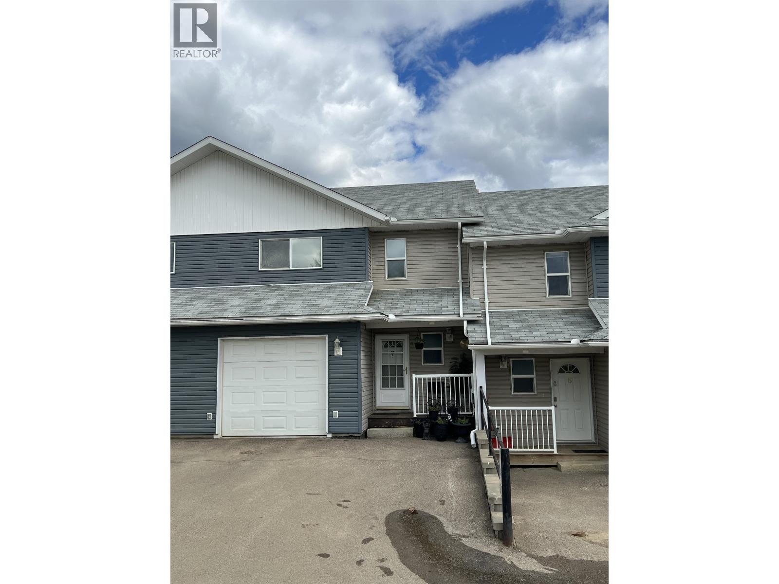 #7 4620 E 52 AVENUE - Image 2
