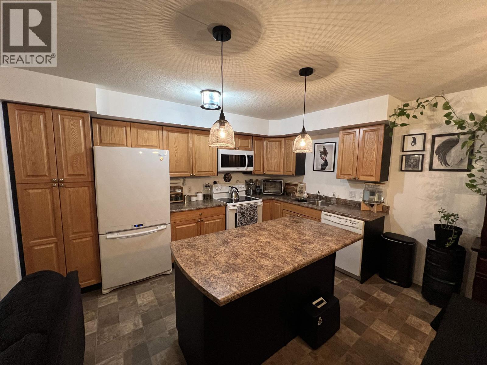 #7 4620 E 52 AVENUE - 5