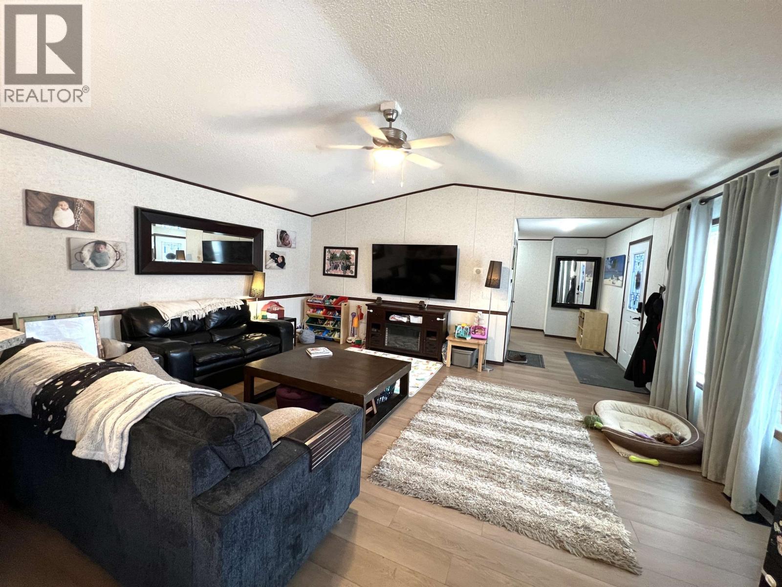 5506 PINE CRESCENT - 7
