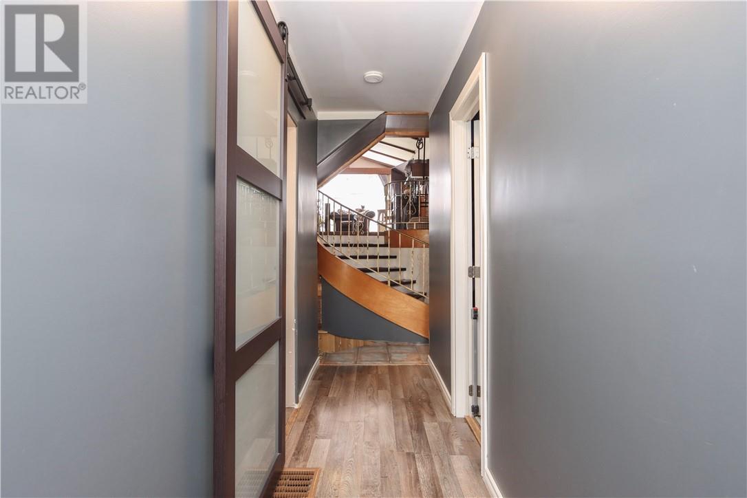 22 Trunk Road - 20