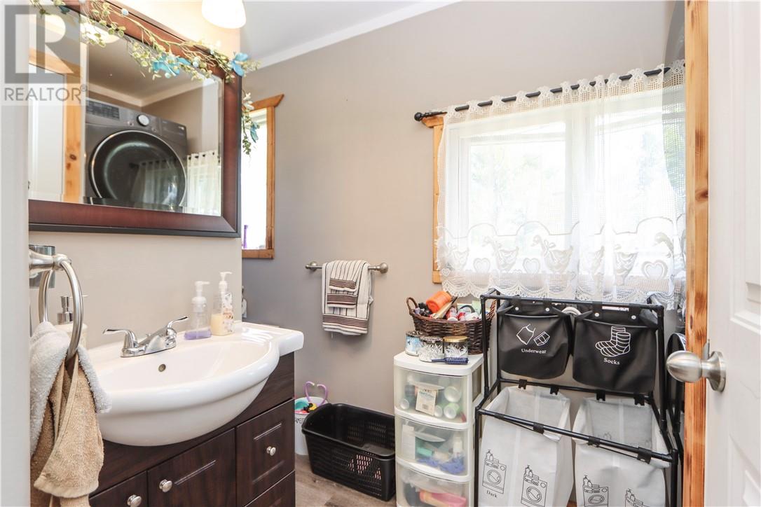 22 Trunk Road - 15