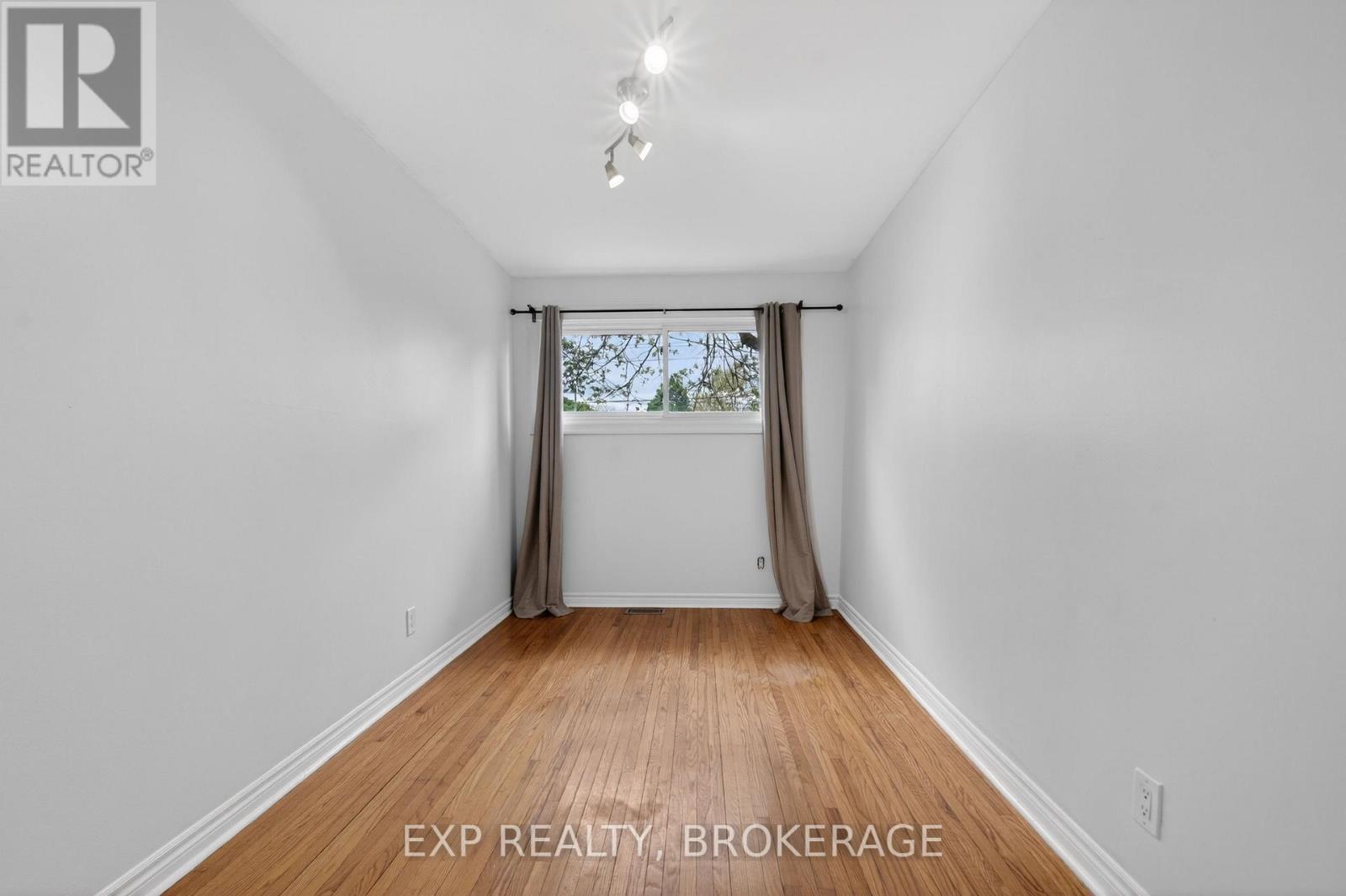 340 PALACE ROAD - 12