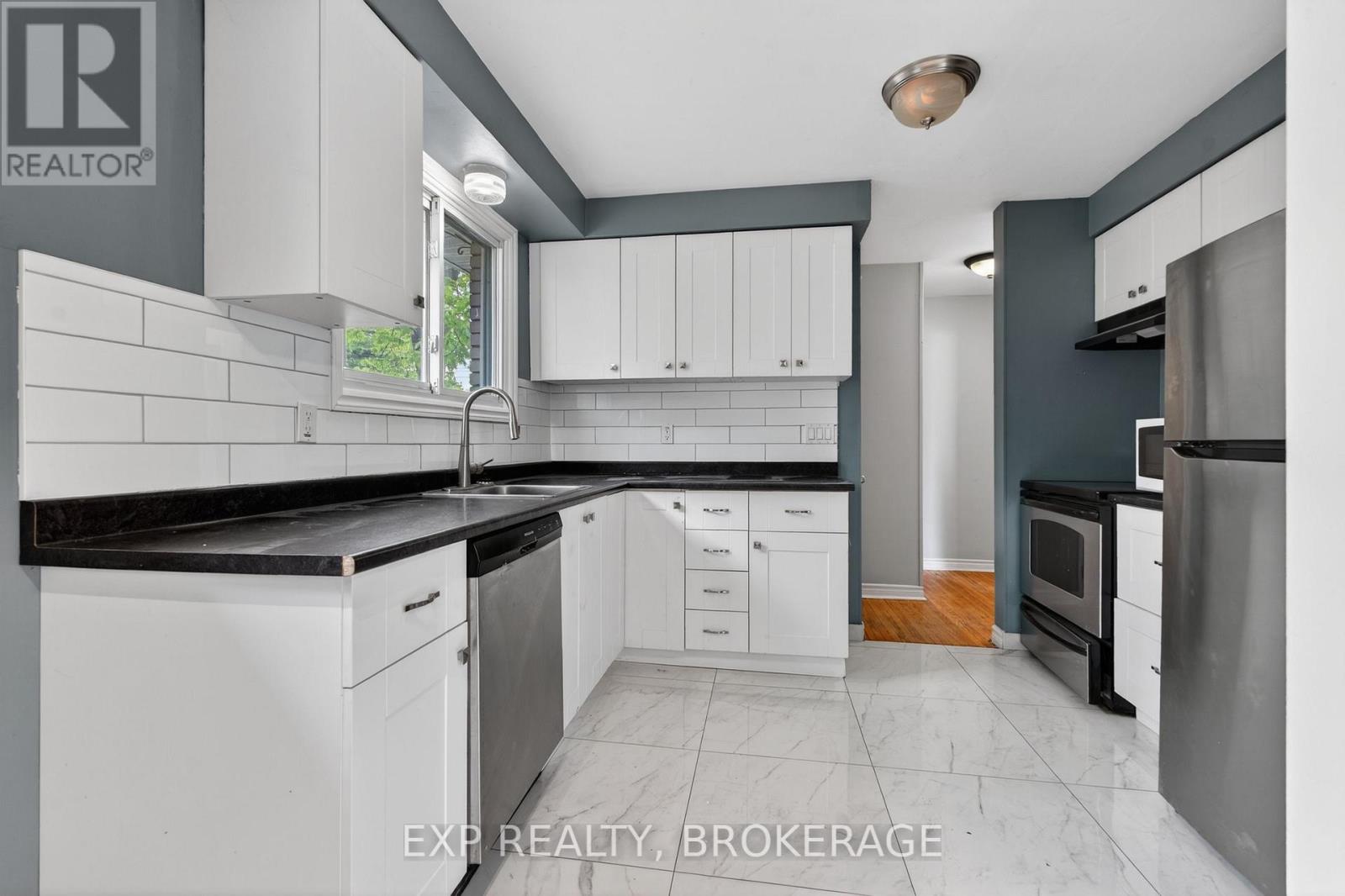 340 PALACE ROAD - 7