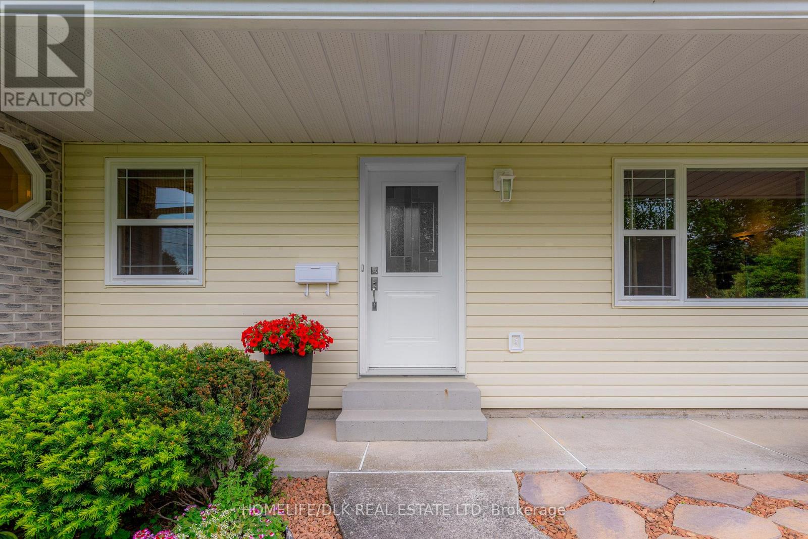 3 CROSS AVENUE - 18