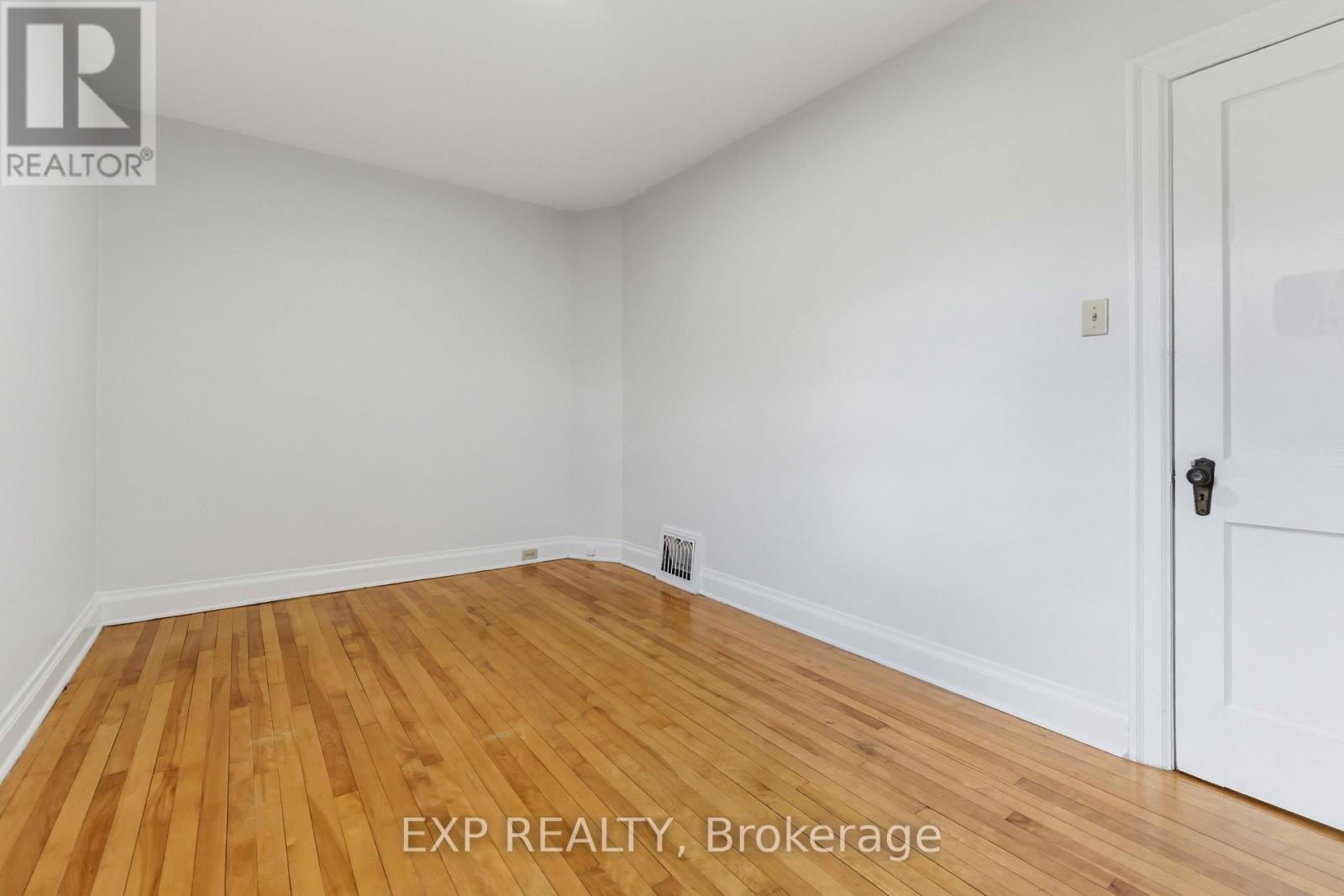 448-450 HOLLAND AVENUE - 17
