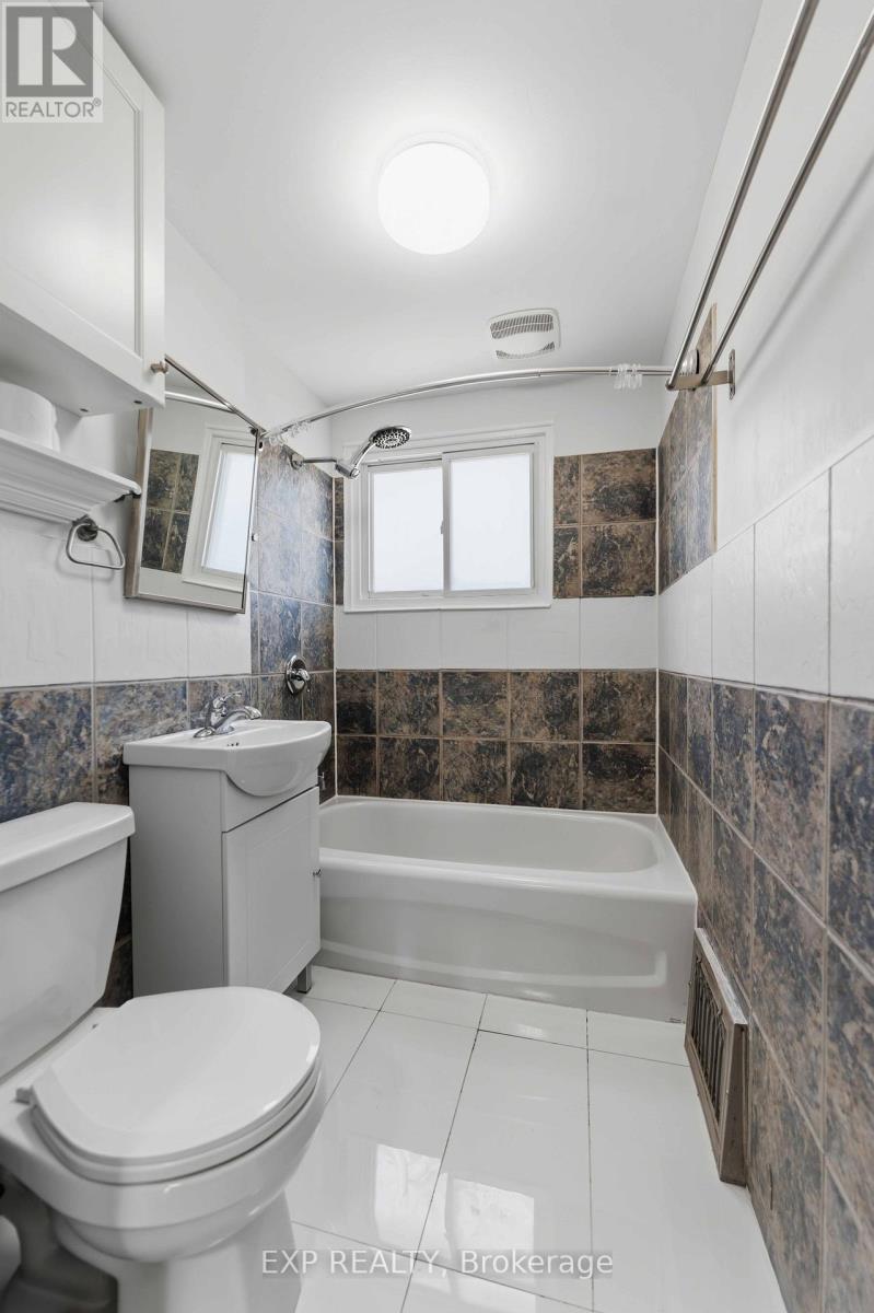 448-450 HOLLAND AVENUE - 27