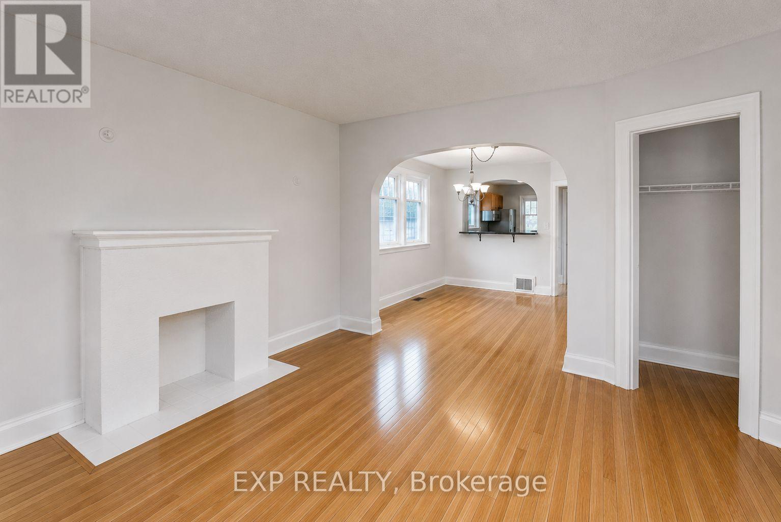 448-450 HOLLAND AVENUE - 33