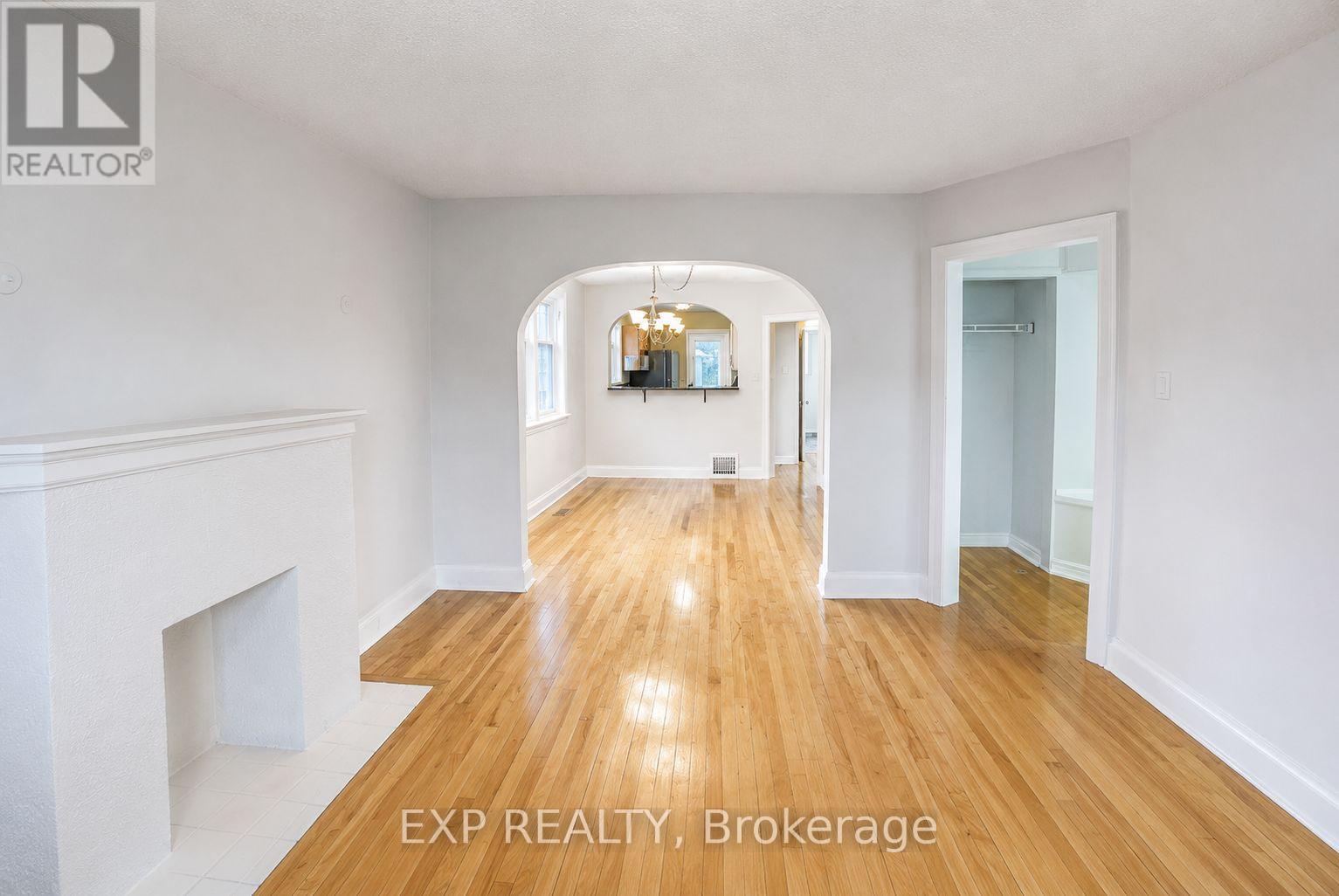 448-450 HOLLAND AVENUE - 34