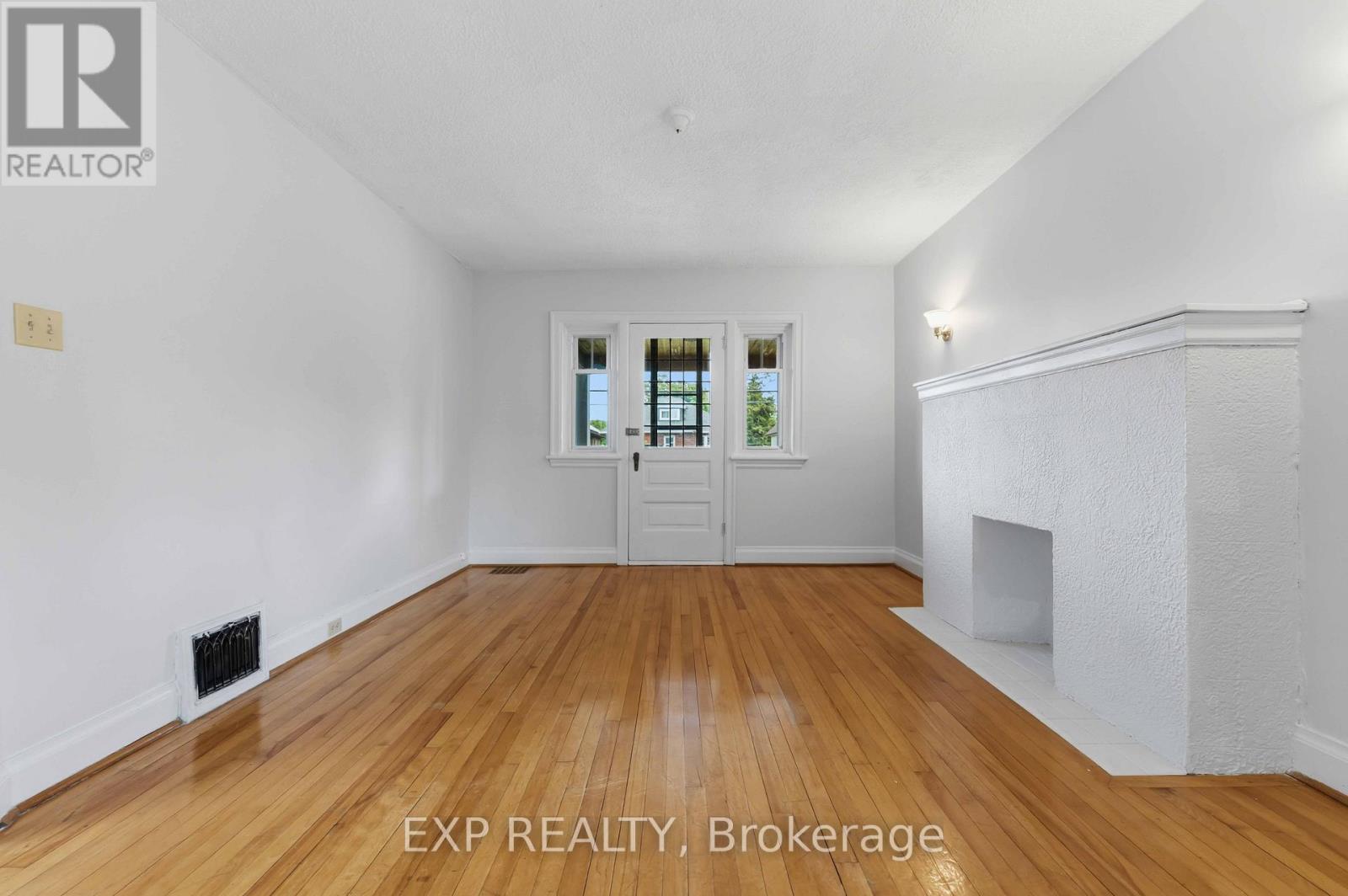 448-450 HOLLAND AVENUE - 9