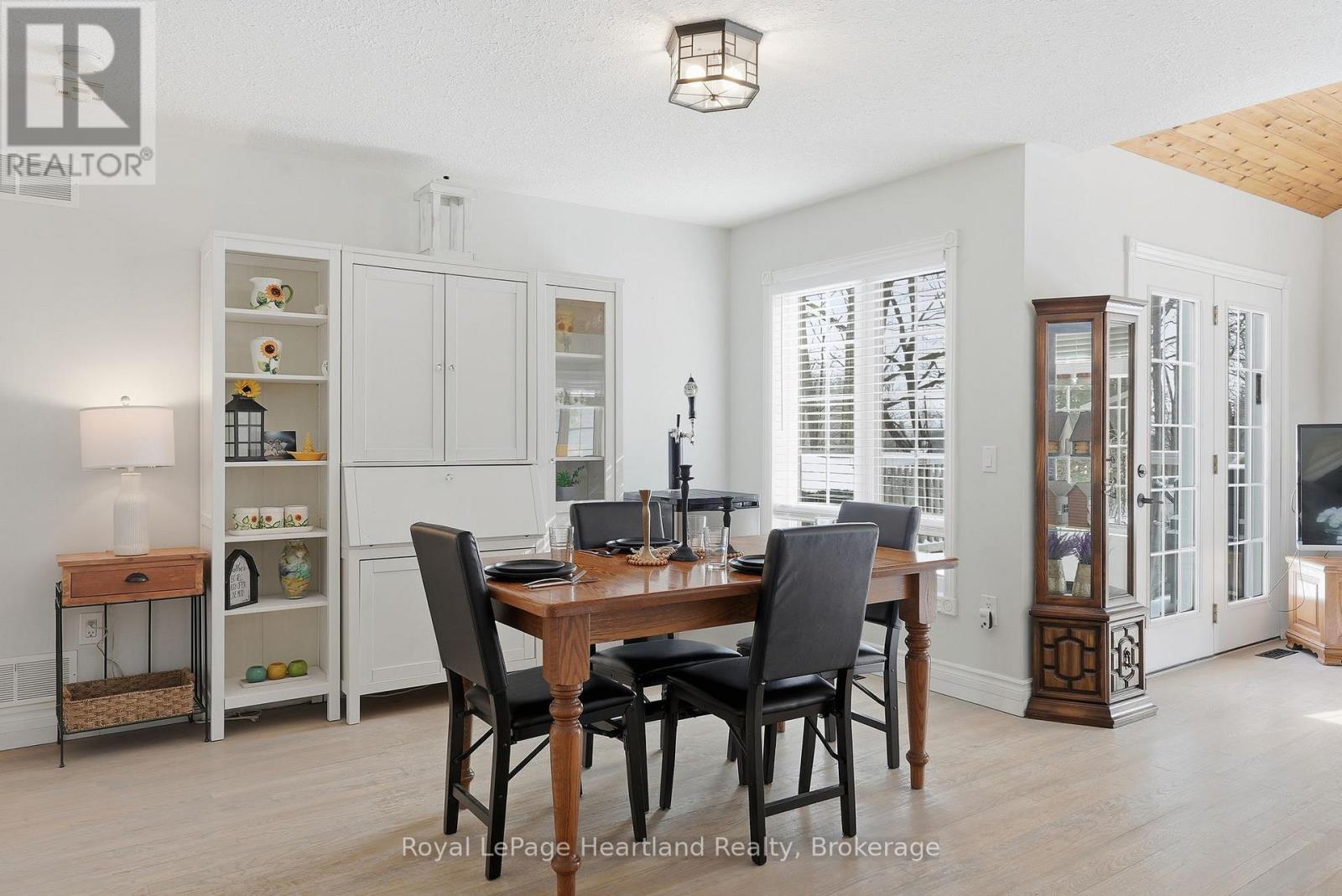25 JOHN STREET W - 24