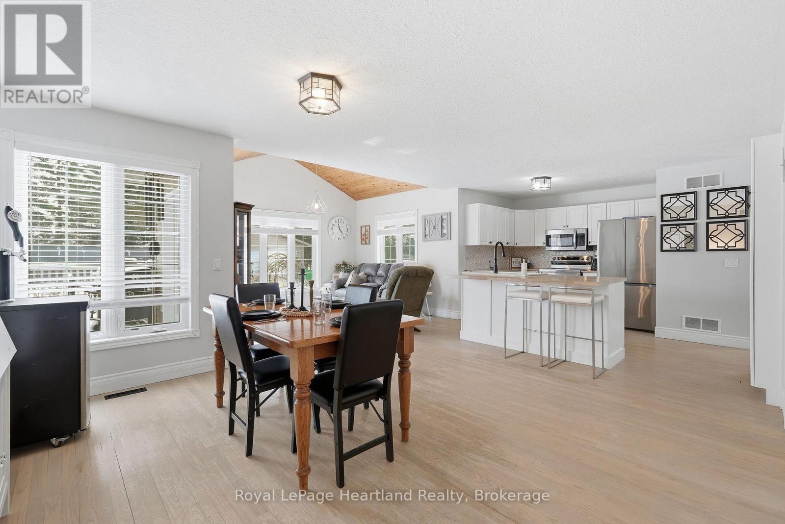 25 JOHN STREET W - 27