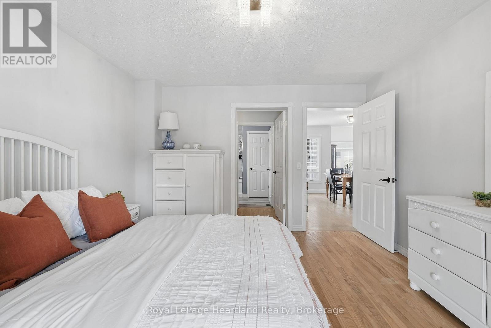 25 JOHN STREET W - 29