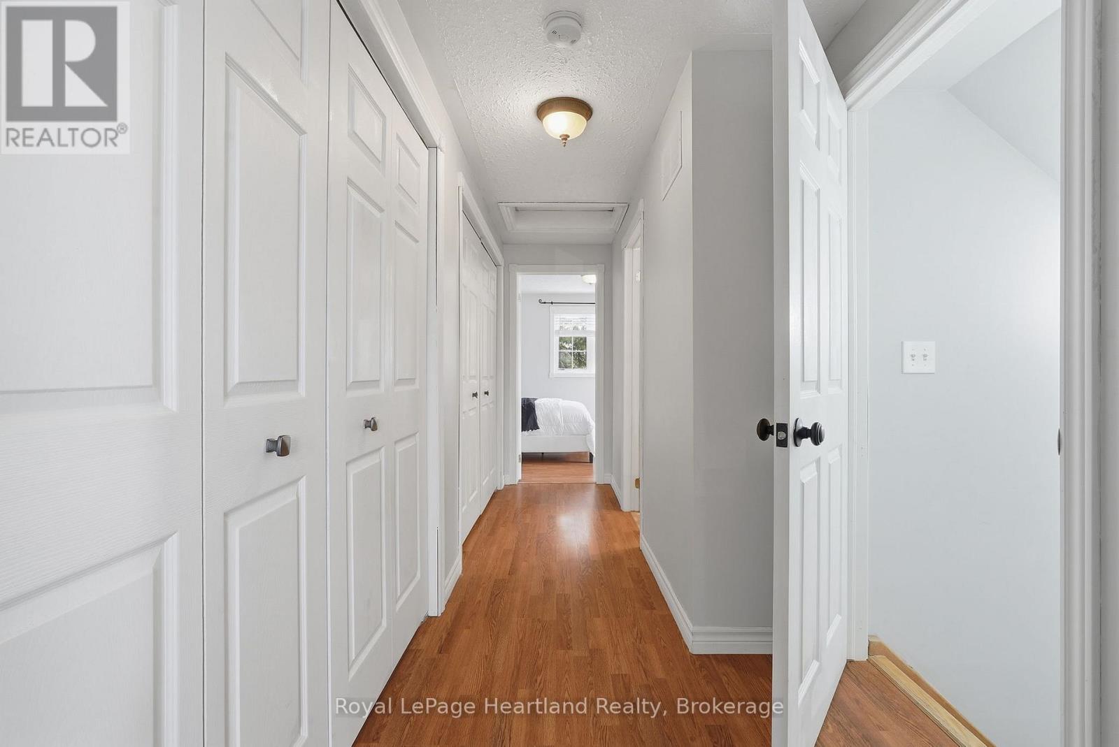 25 JOHN STREET W - 31