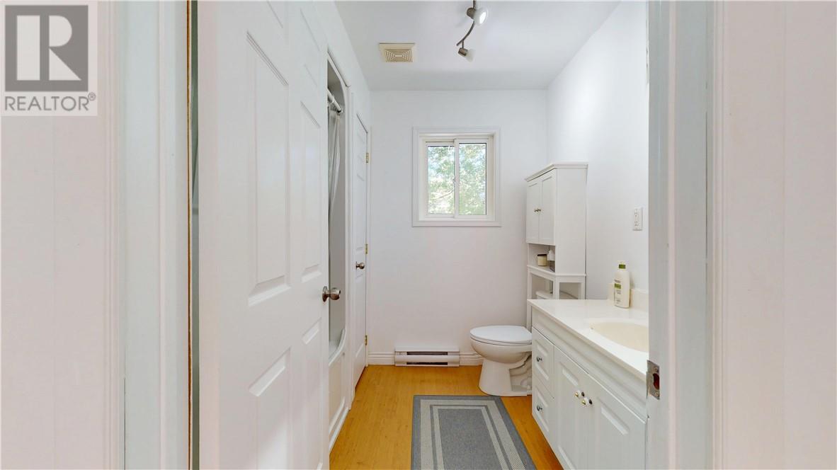 1028 Bay Estates - 25