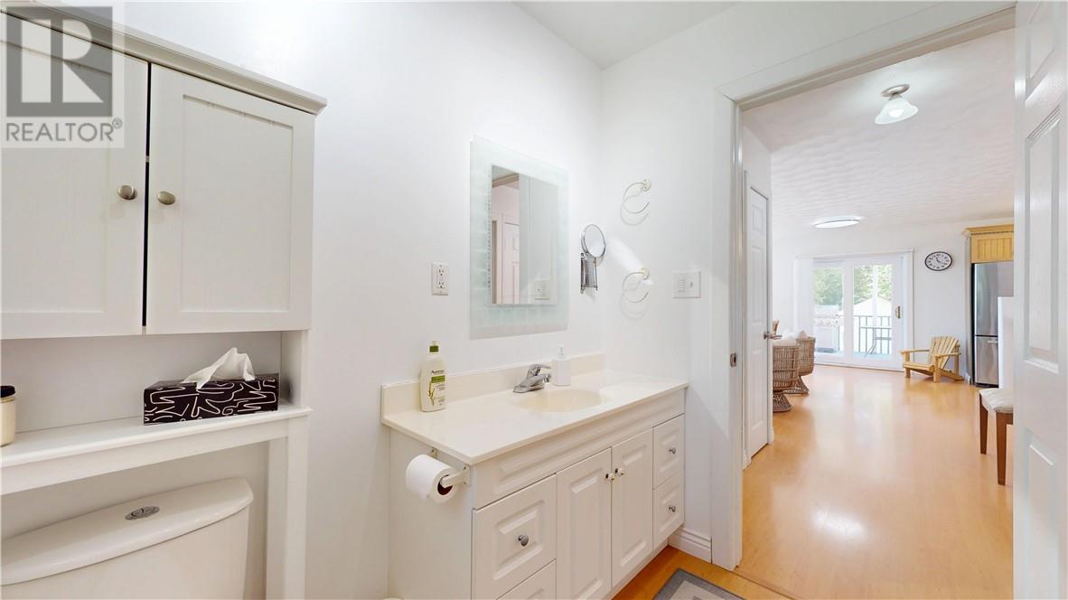 1028 Bay Estates - 26