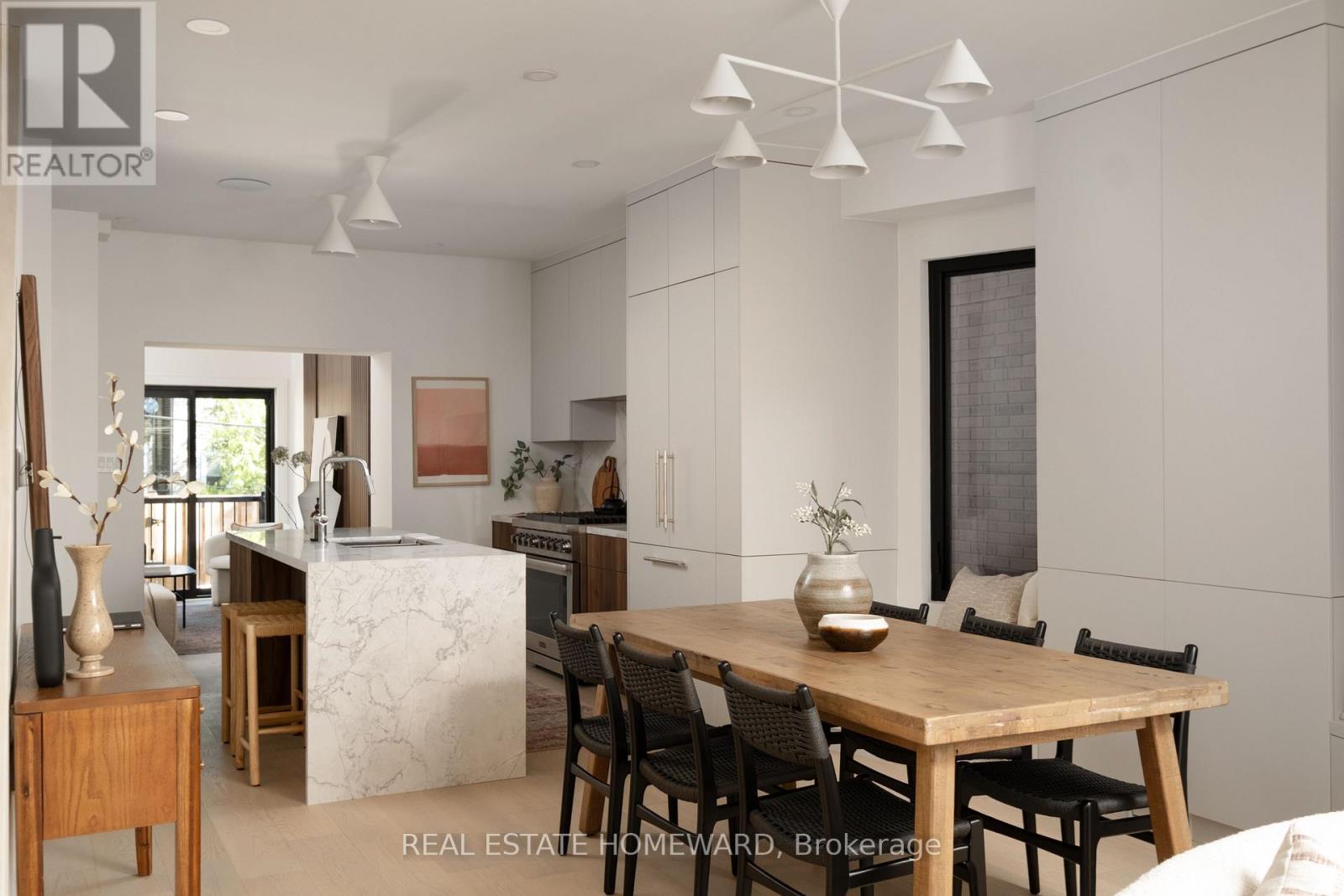 254 BAIN AVENUE - 11