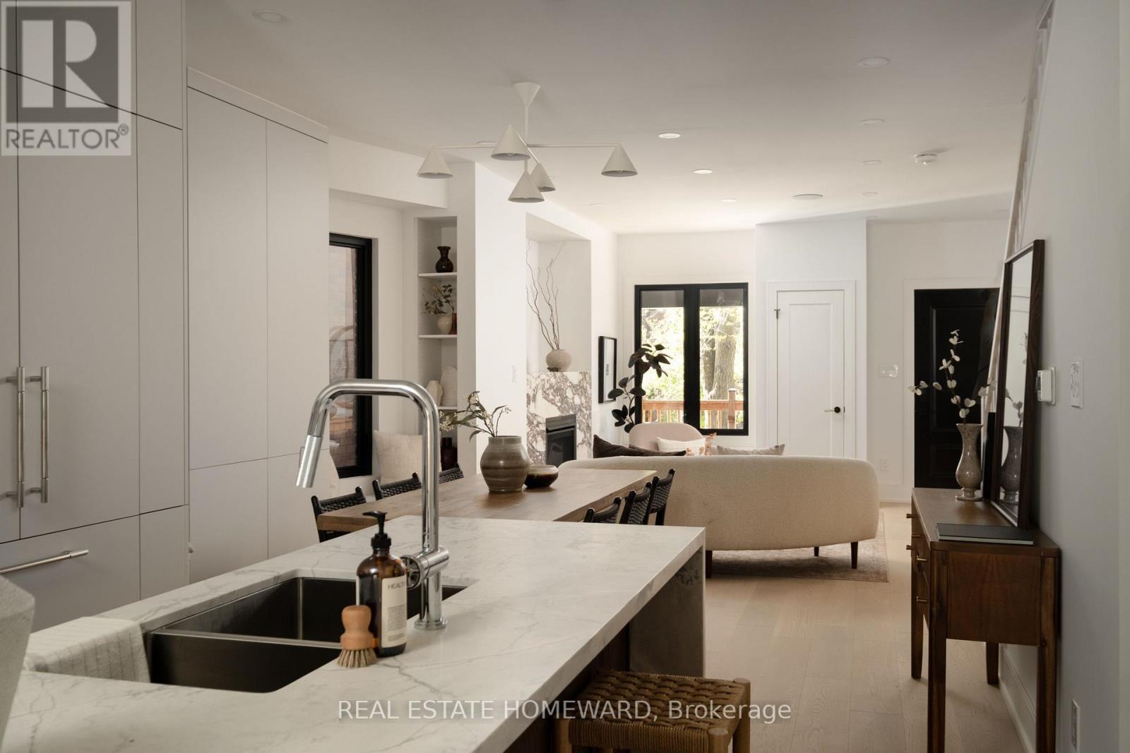 254 BAIN AVENUE - 18