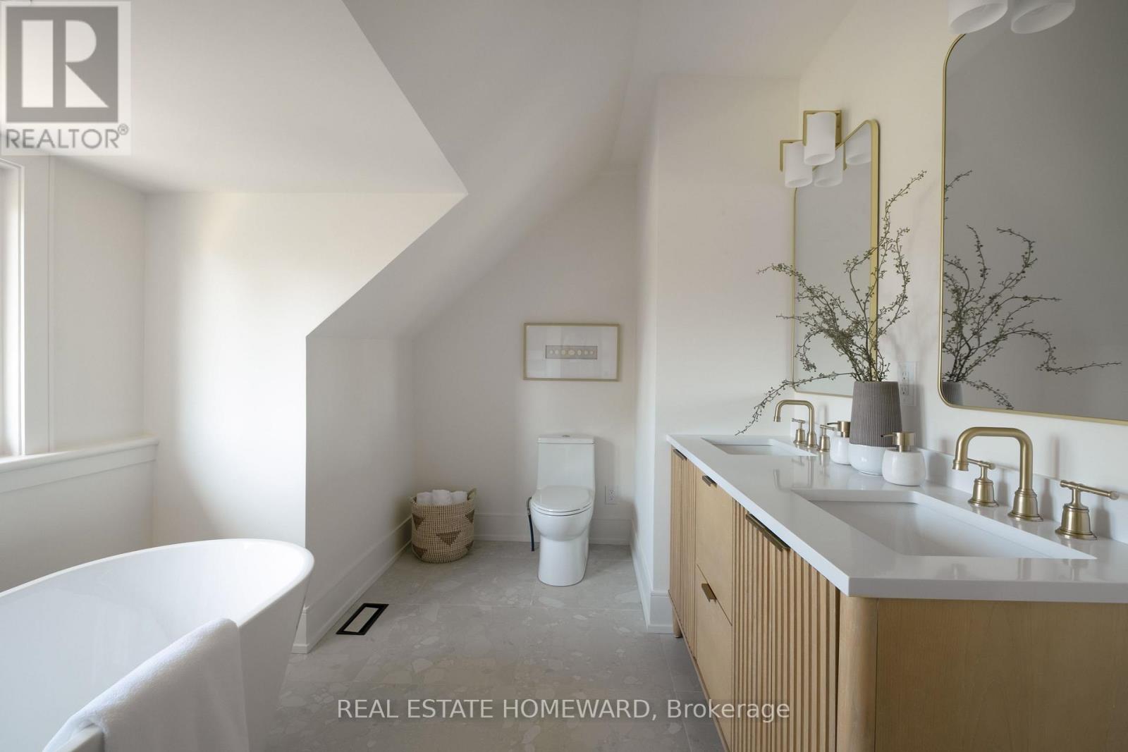 254 BAIN AVENUE - 24