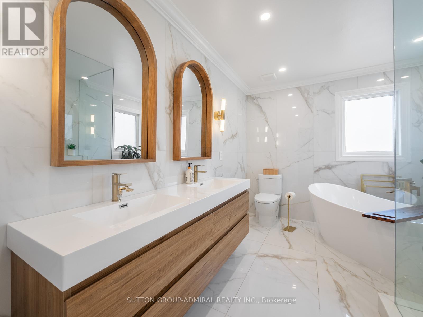 582 SUMMERIDGE DRIVE - 23