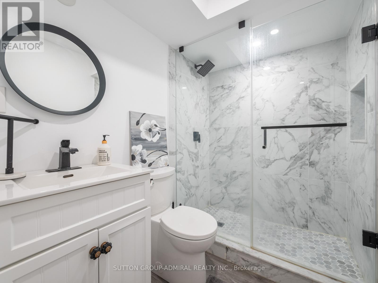 582 SUMMERIDGE DRIVE - 42