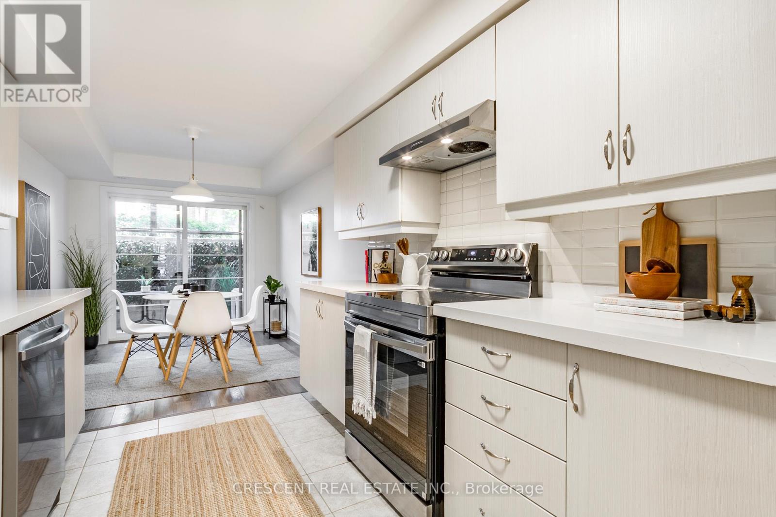 #120 80 PARROTTA DRIVE - 10