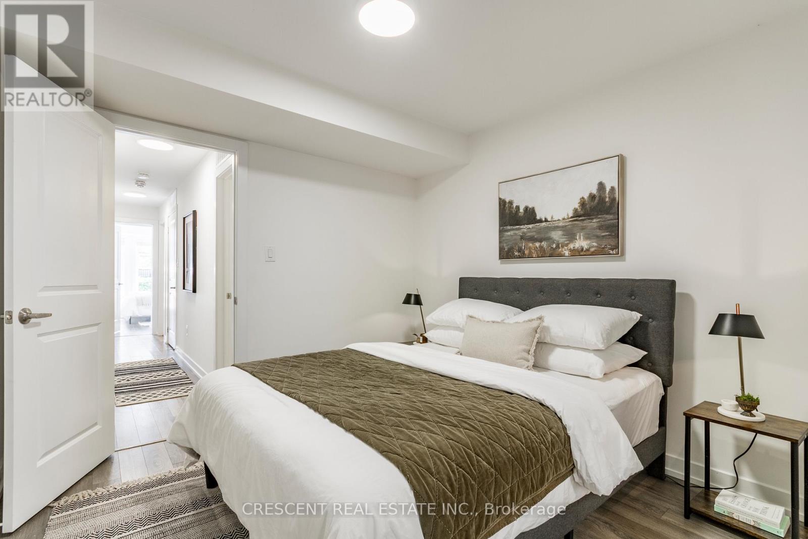 #120 80 PARROTTA DRIVE - 18