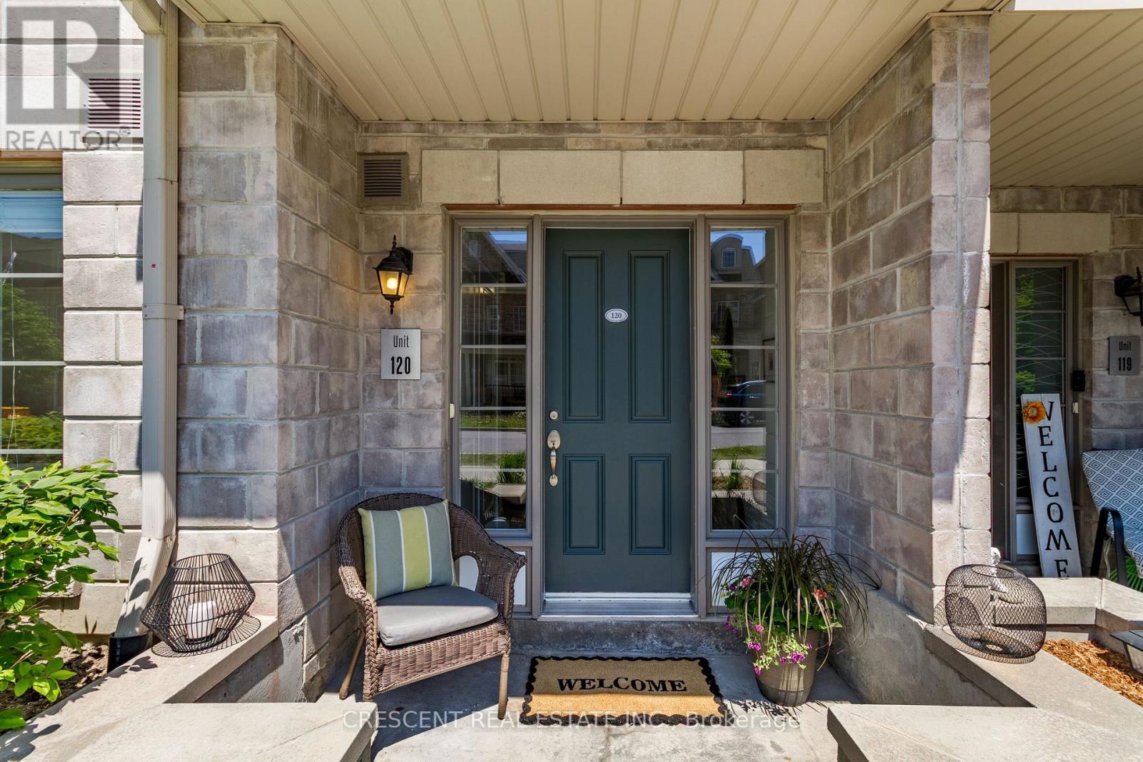 #120 80 PARROTTA DRIVE - 3