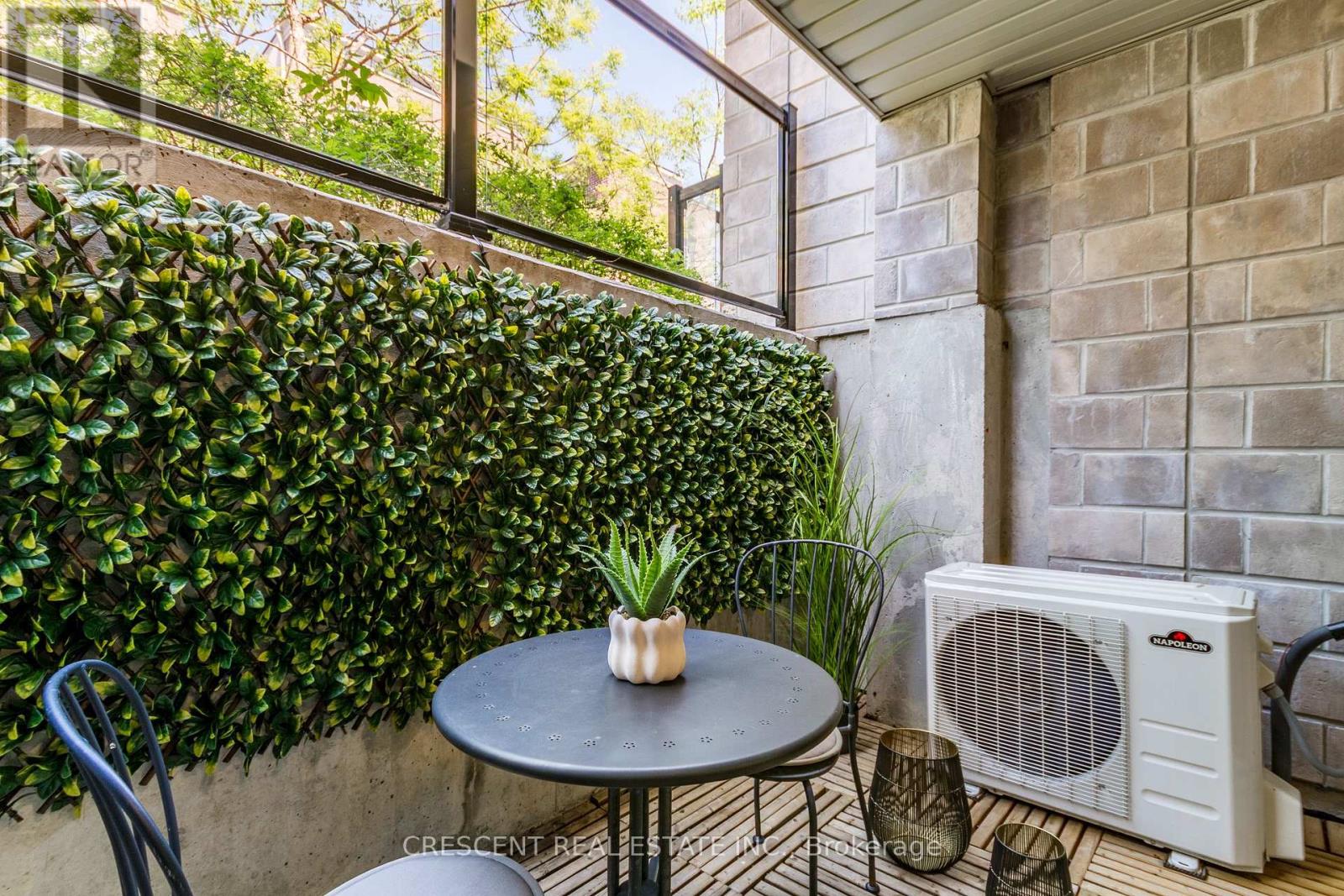 #120 80 PARROTTA DRIVE - 31