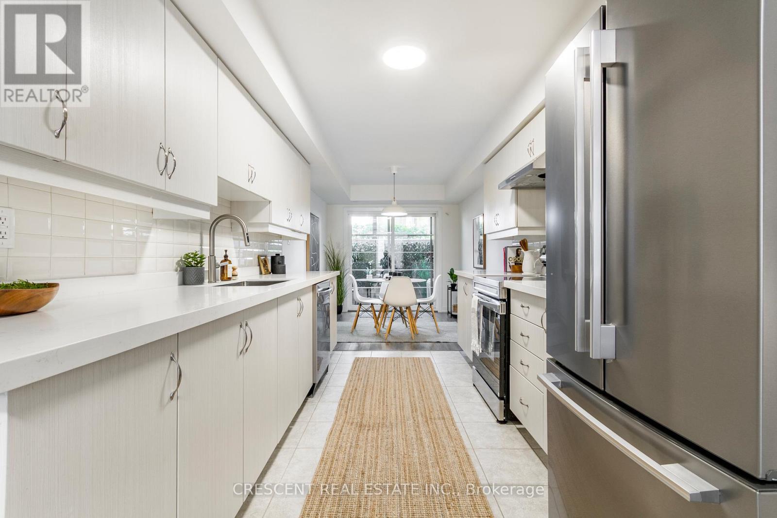 #120 80 PARROTTA DRIVE - 9
