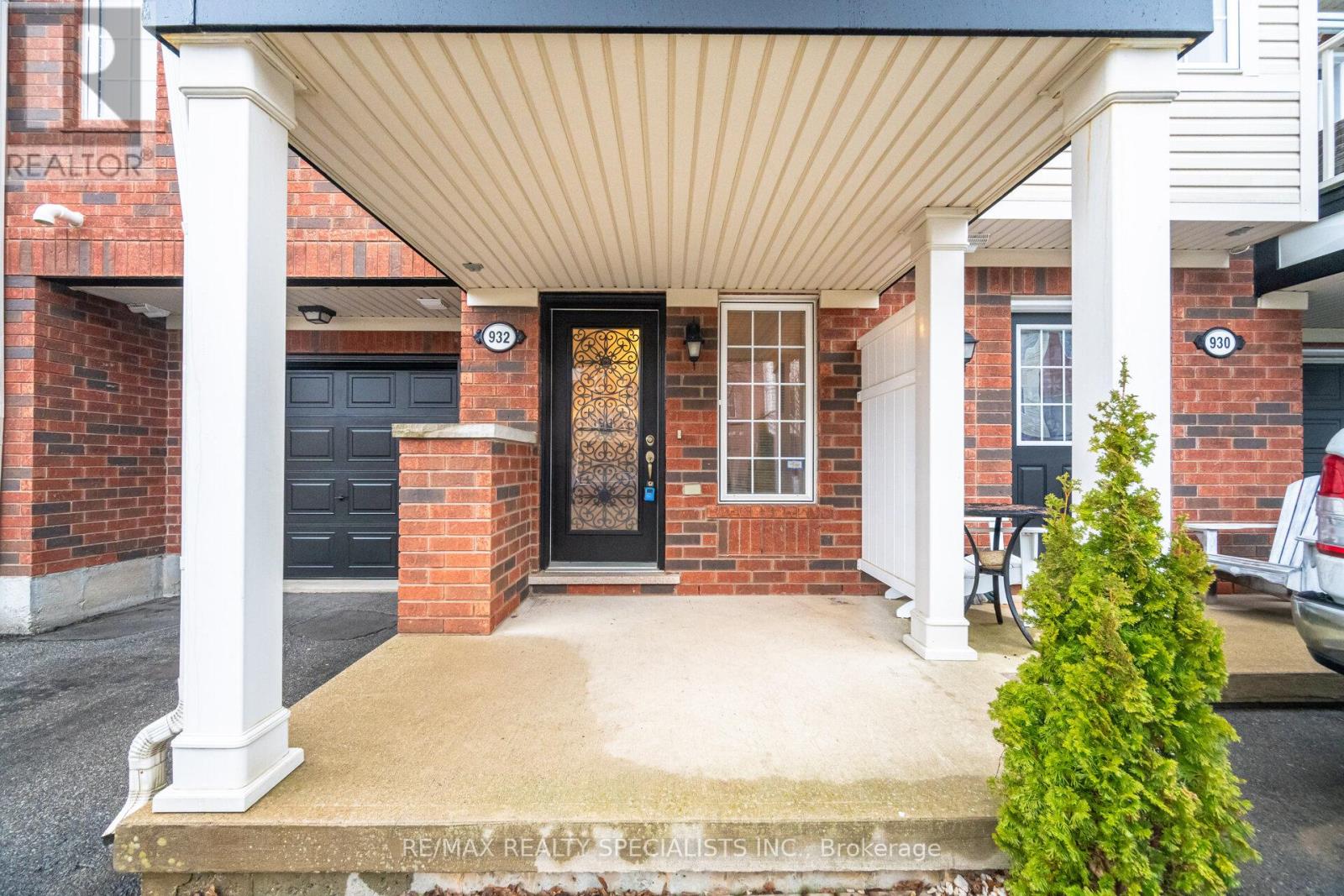 932 SPRAGUE PLACE - 2