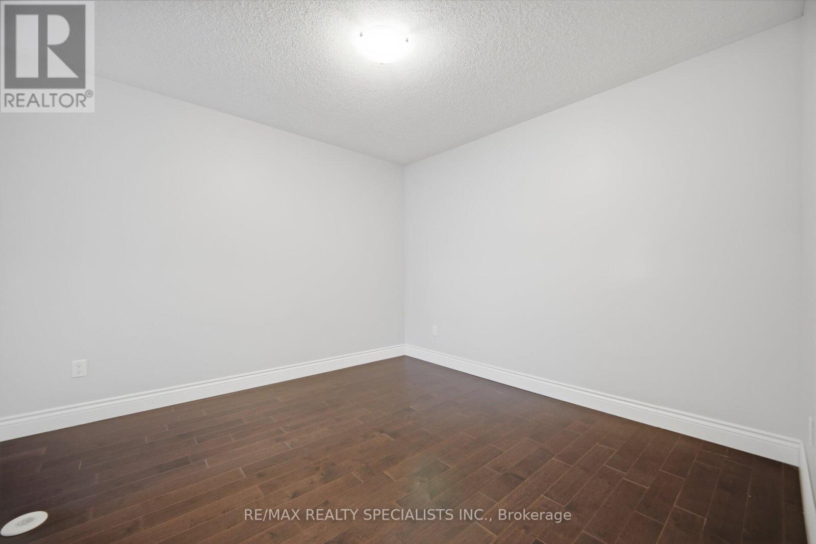 932 SPRAGUE PLACE - 34