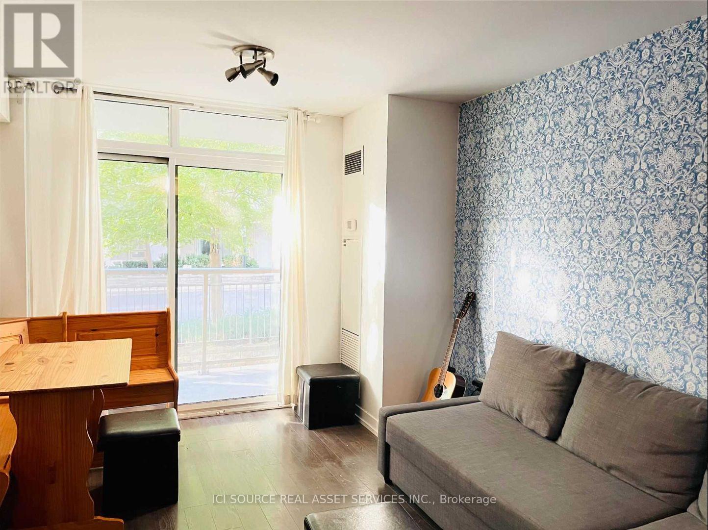 Listing photo of 113 - 816 LANSDOWNE AVENUE