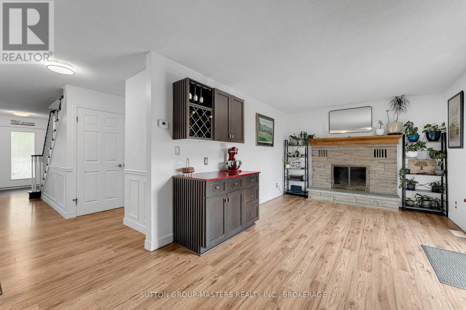 11 DOUGLAS AVENUE - 15