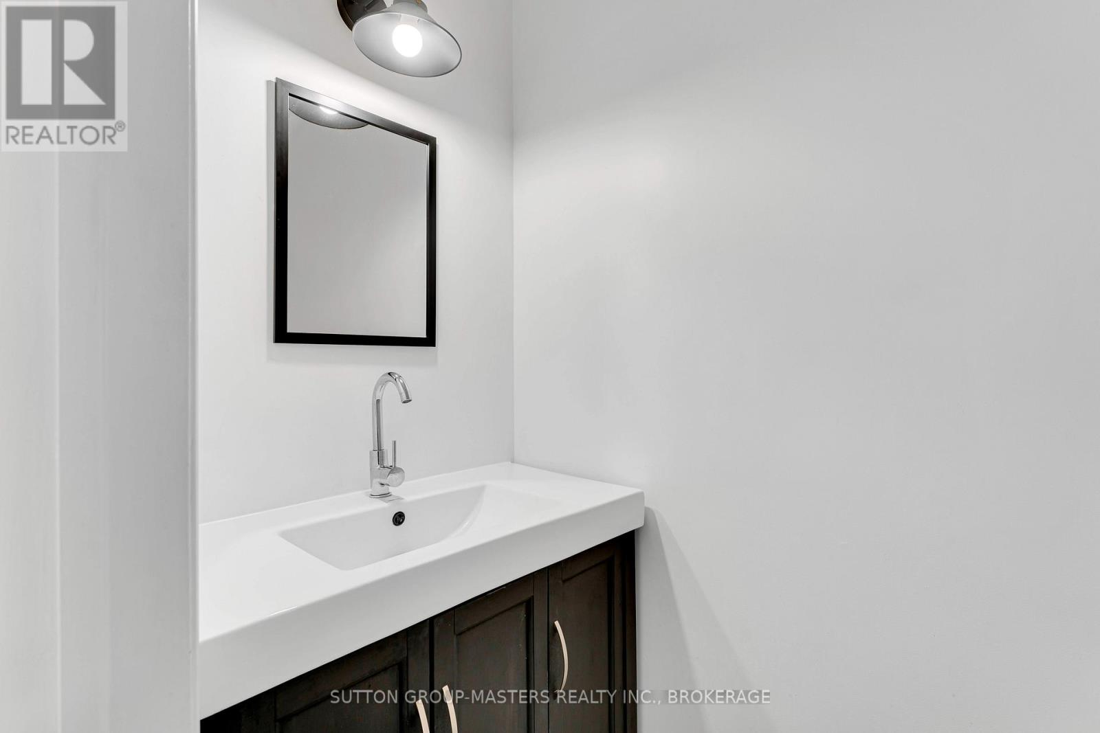 11 DOUGLAS AVENUE - 18