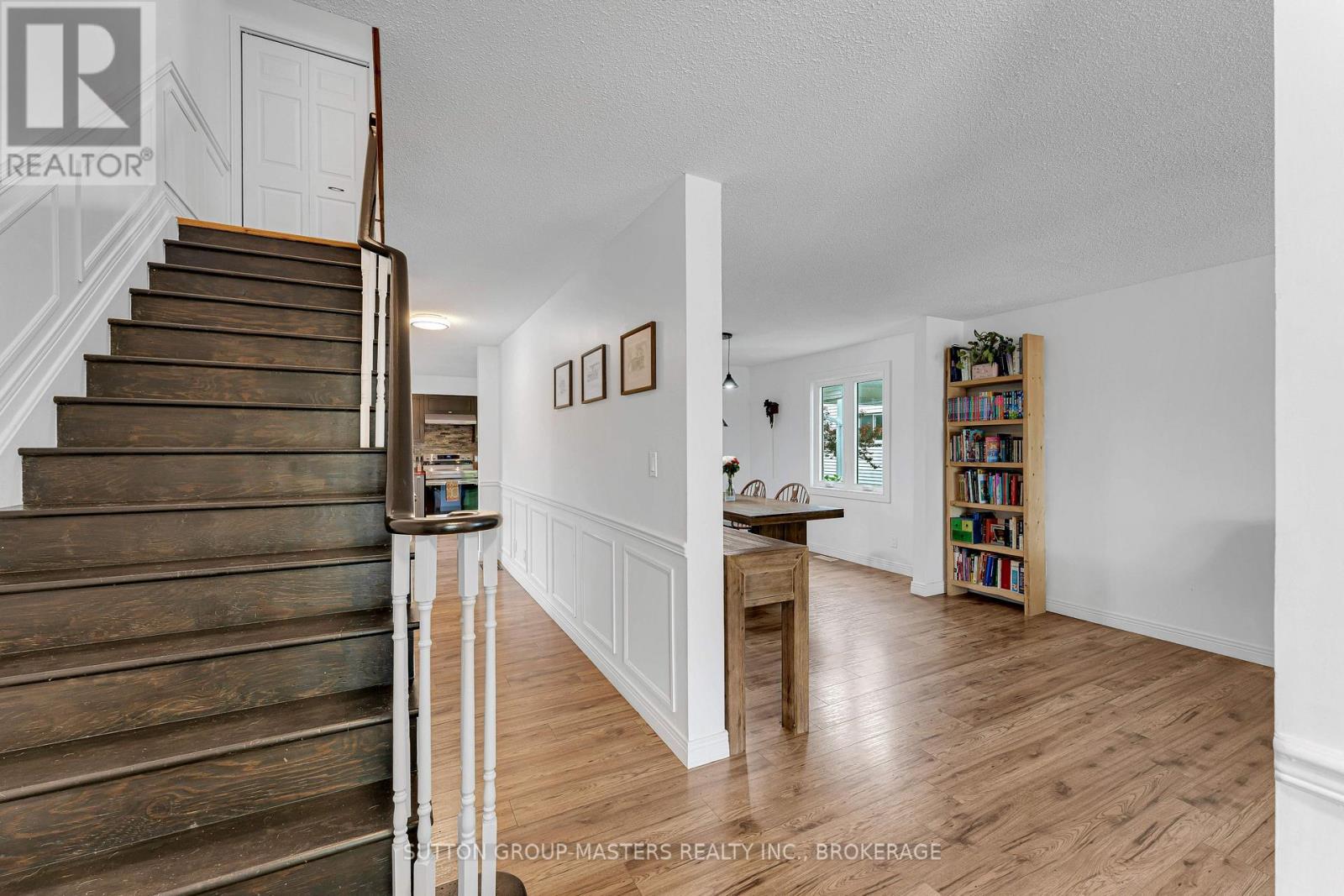 11 DOUGLAS AVENUE - 44