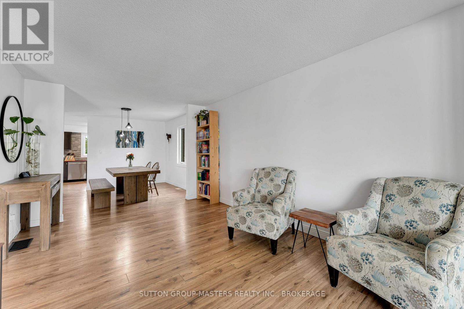 11 DOUGLAS AVENUE - 7