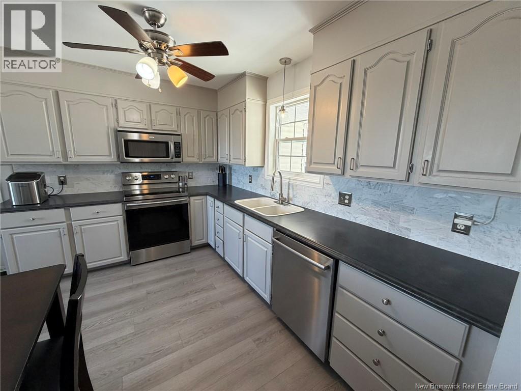 17 Shepody Crescent - 4