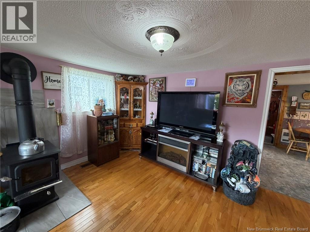 15 Lewis Road - 8
