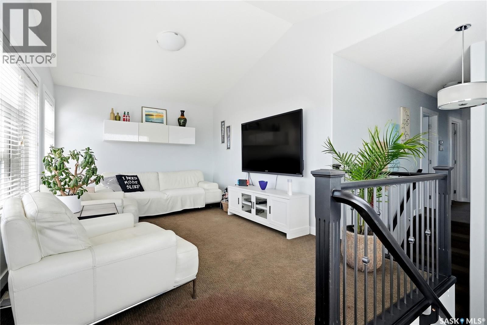 707 Sauer CRESCENT — photo 30