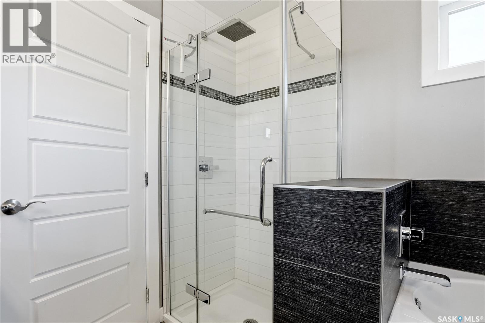 707 Sauer CRESCENT — photo 40