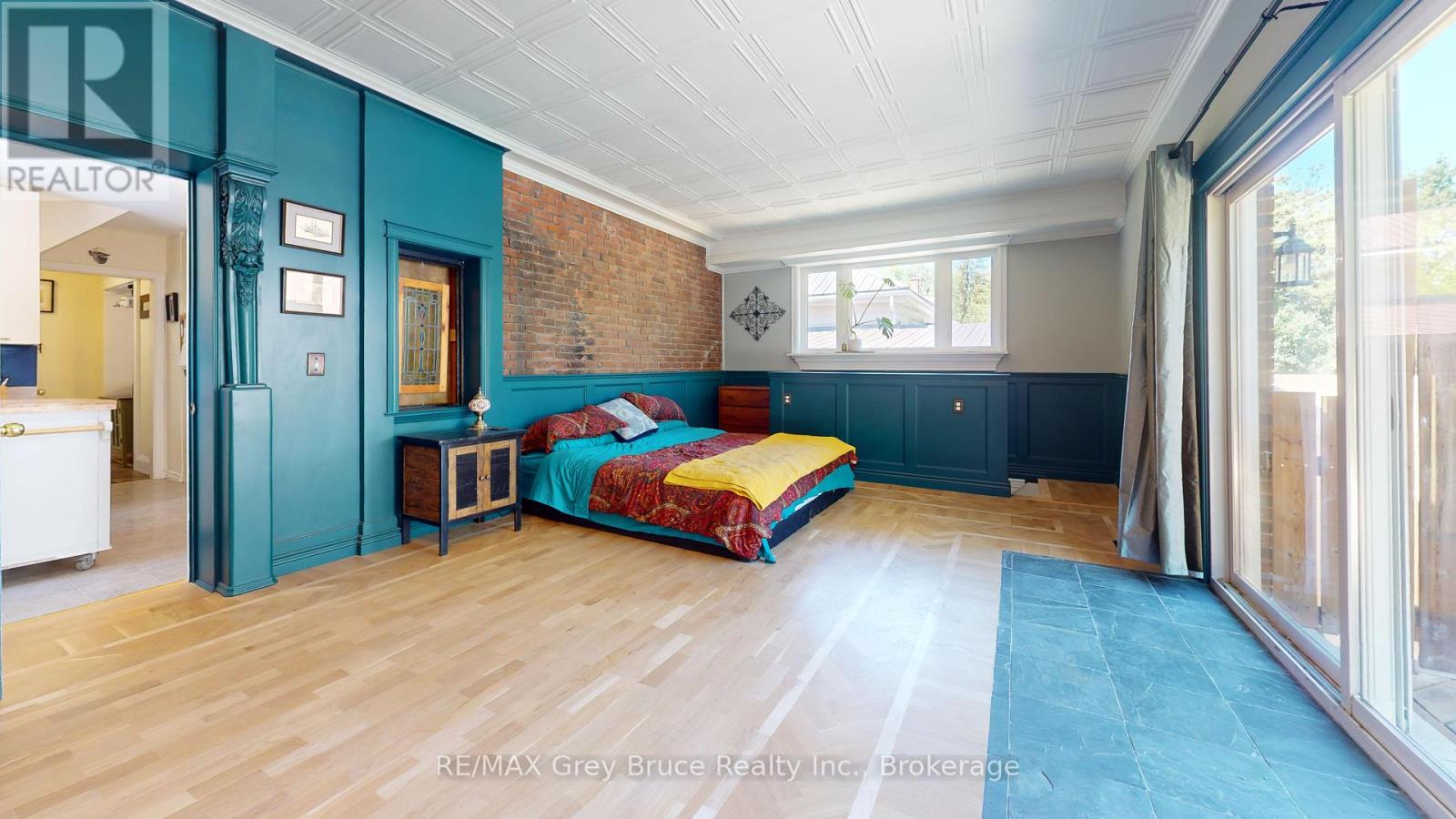 1427 5TH \'A\' AVENUE W - 11