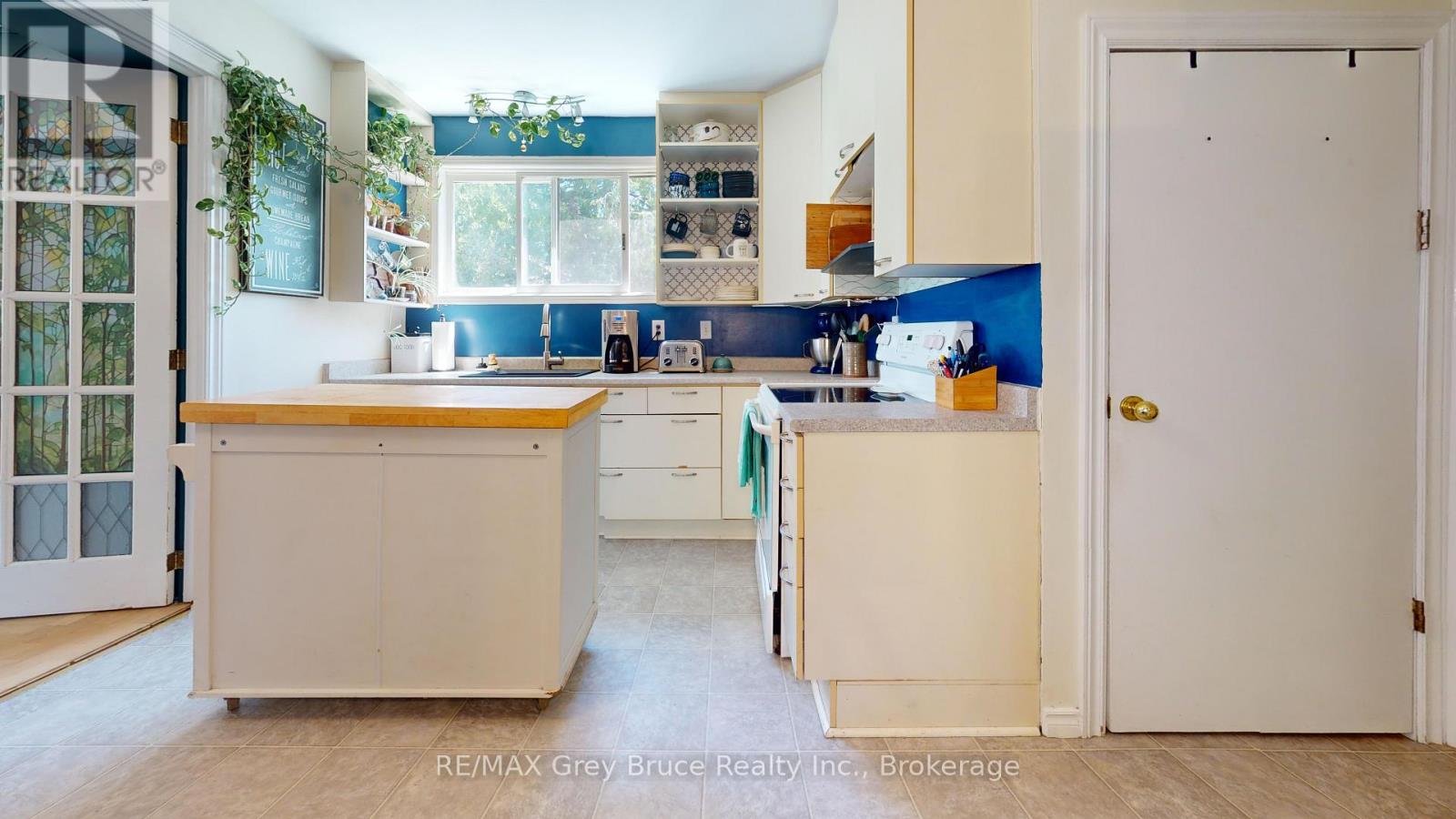 1427 5TH \'A\' AVENUE W - 7