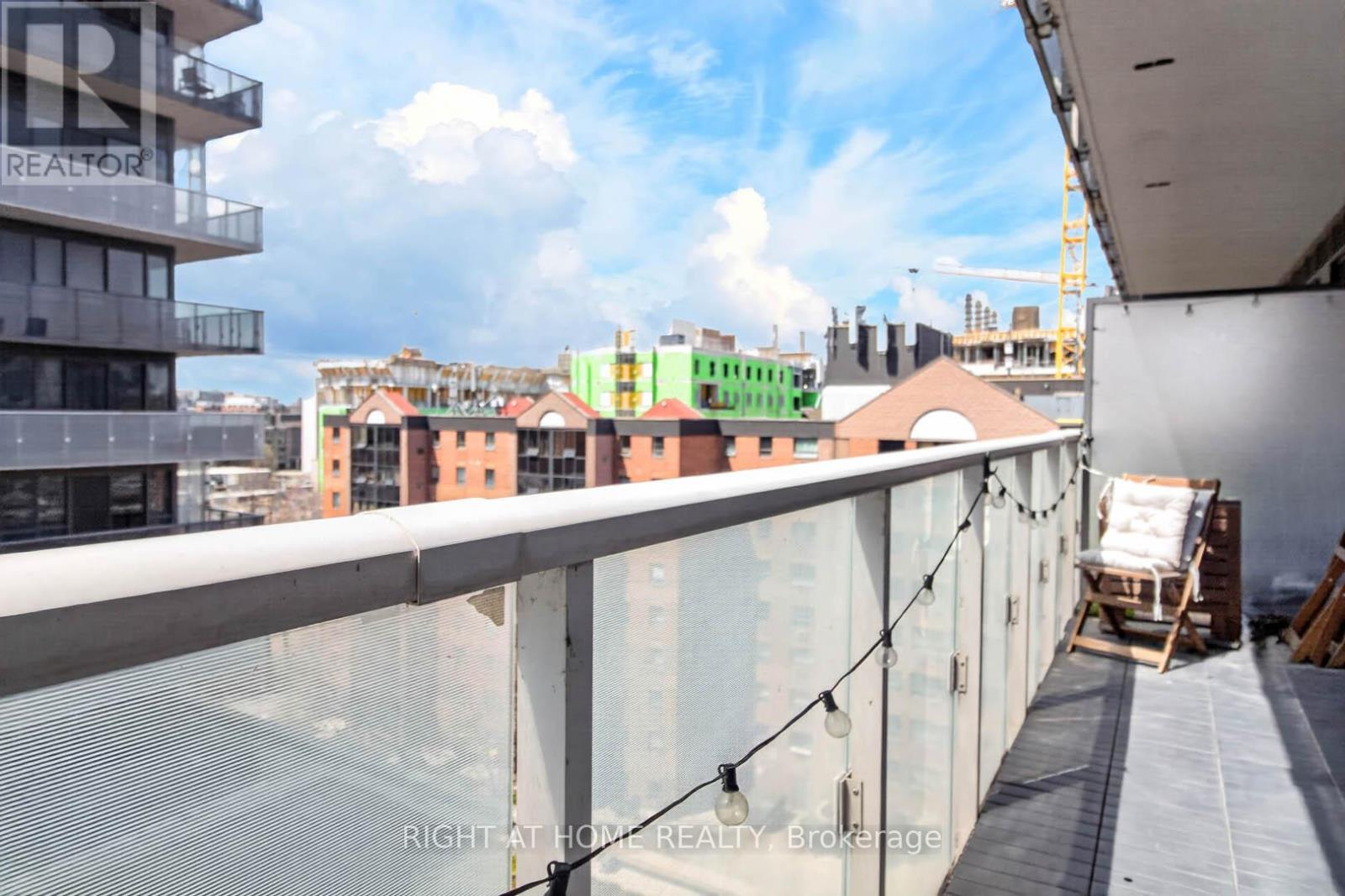 802 - 1030 KING STREET W