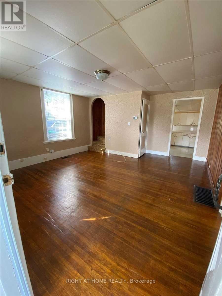 7870 YONGE STREET - 3
